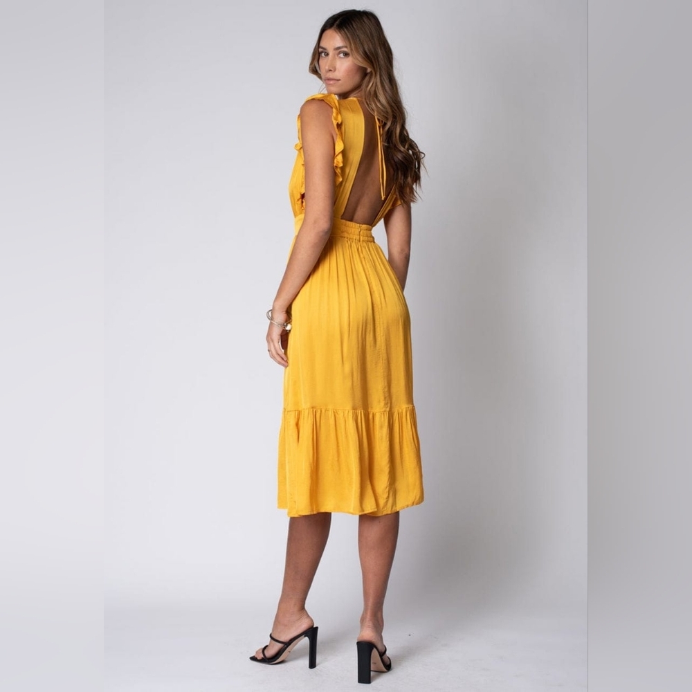 009 STILLWATER Elegant Yellow Sleeveless Dress